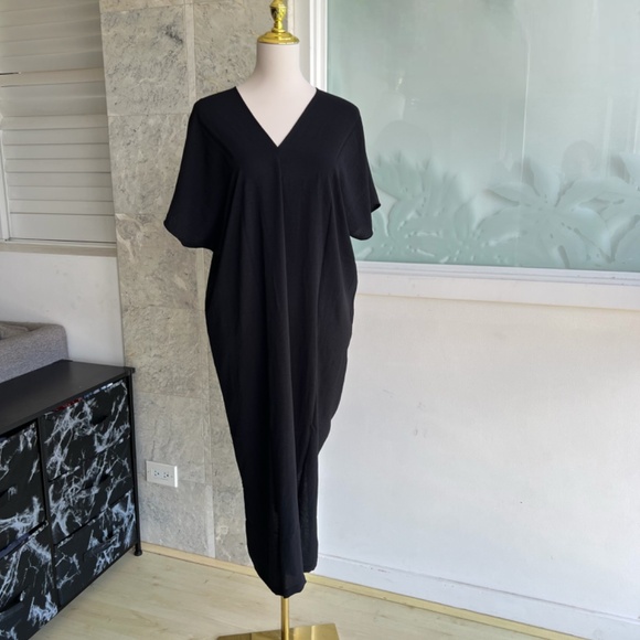 0036/ Black Maxi Dress Crinkle Airflow Material - Picture 5 of 6